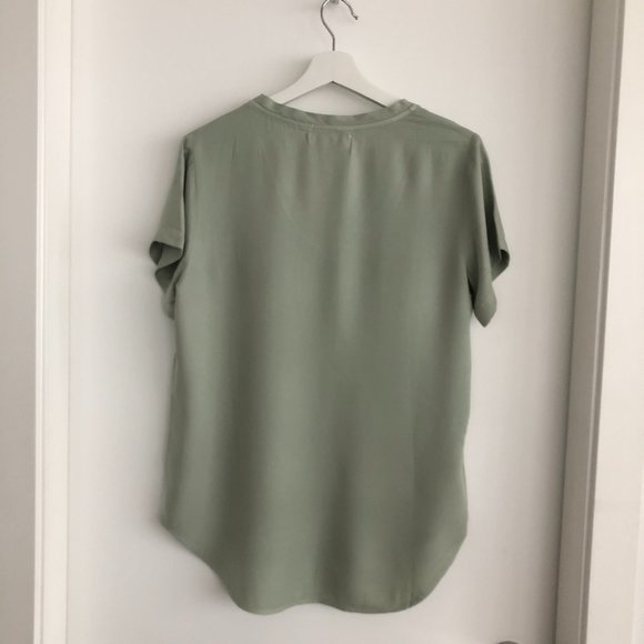 Anthropologie | Cloth & Stone V Neck Tee in Moss (sage/olive/avocado green) - Picture 5 of 7